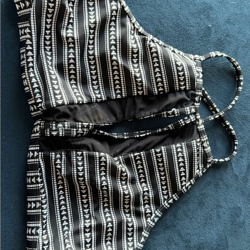 Black and White Patterned Women's Bikini Top